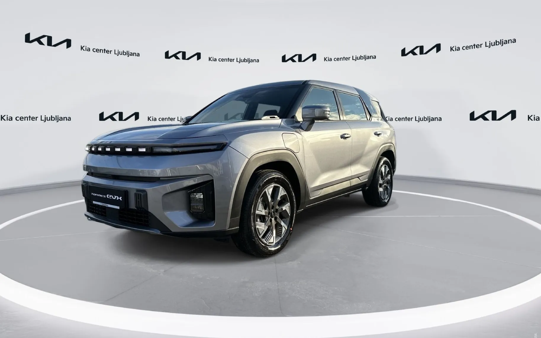 Zunanja slika - KG Mobility Torres - EVX Explore 2WD - 1