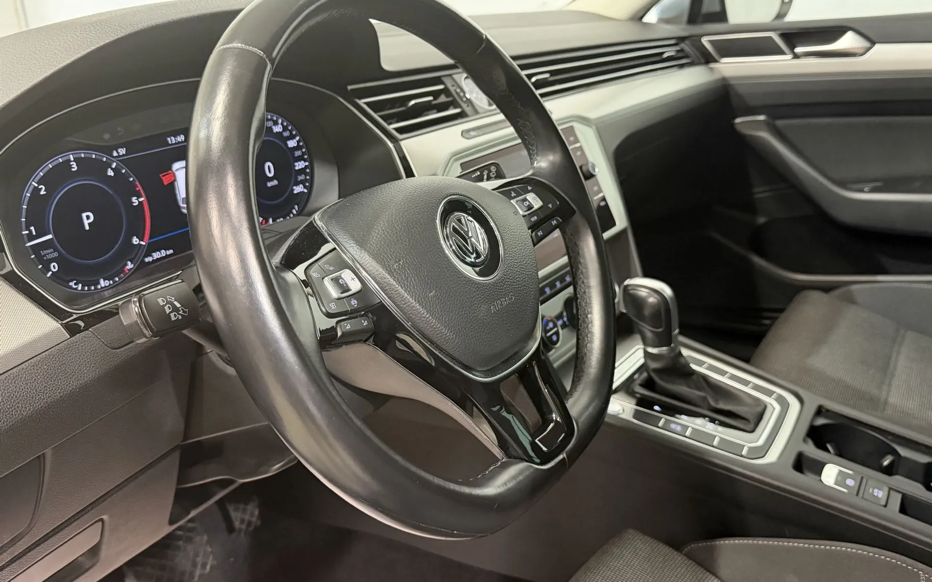 Notranja slika - VW Passat Variant - 2.0 TDI-DSG-VIRTUAL-FULL LED-KAMERA-RADAR TEM-NA.. - 11