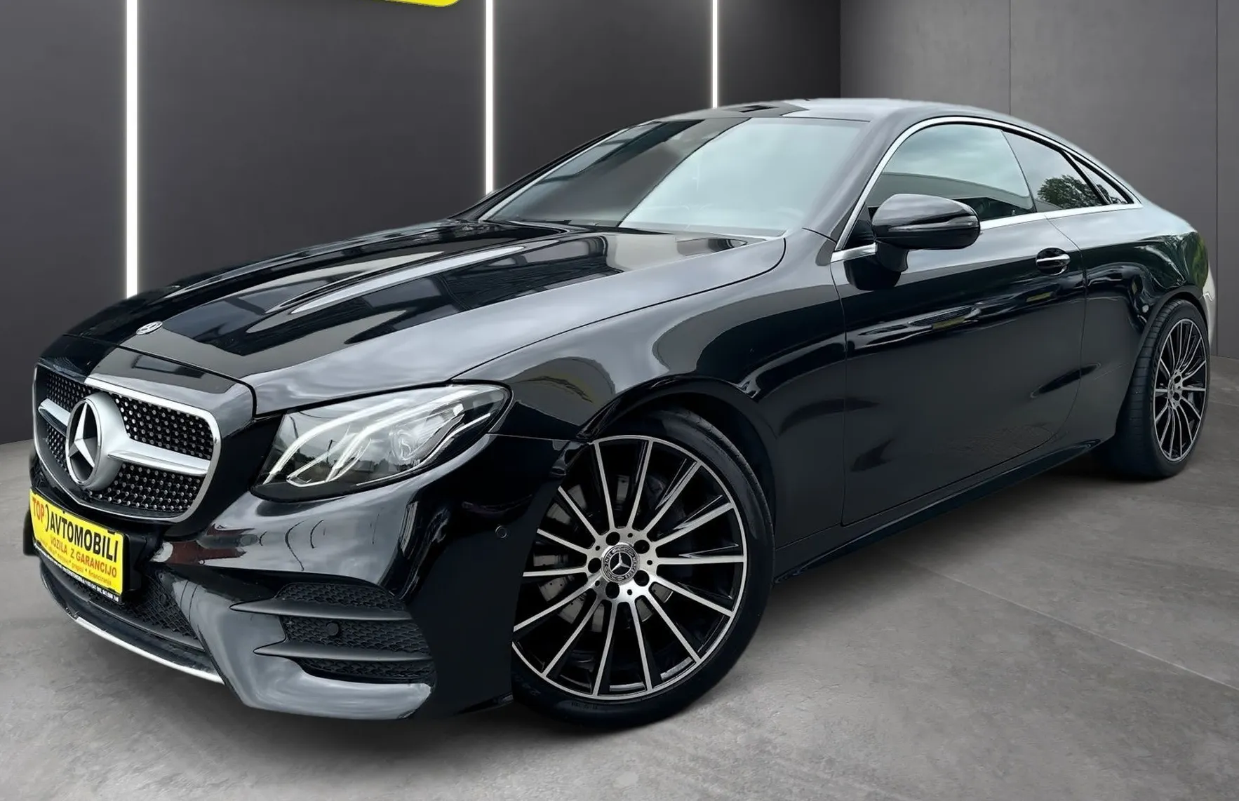 Zunanja slika - Mercedes-Benz E-Razred - E 220d AMG LINE FULL LED TEMP LANE ASSIST NAVI P.. - 2