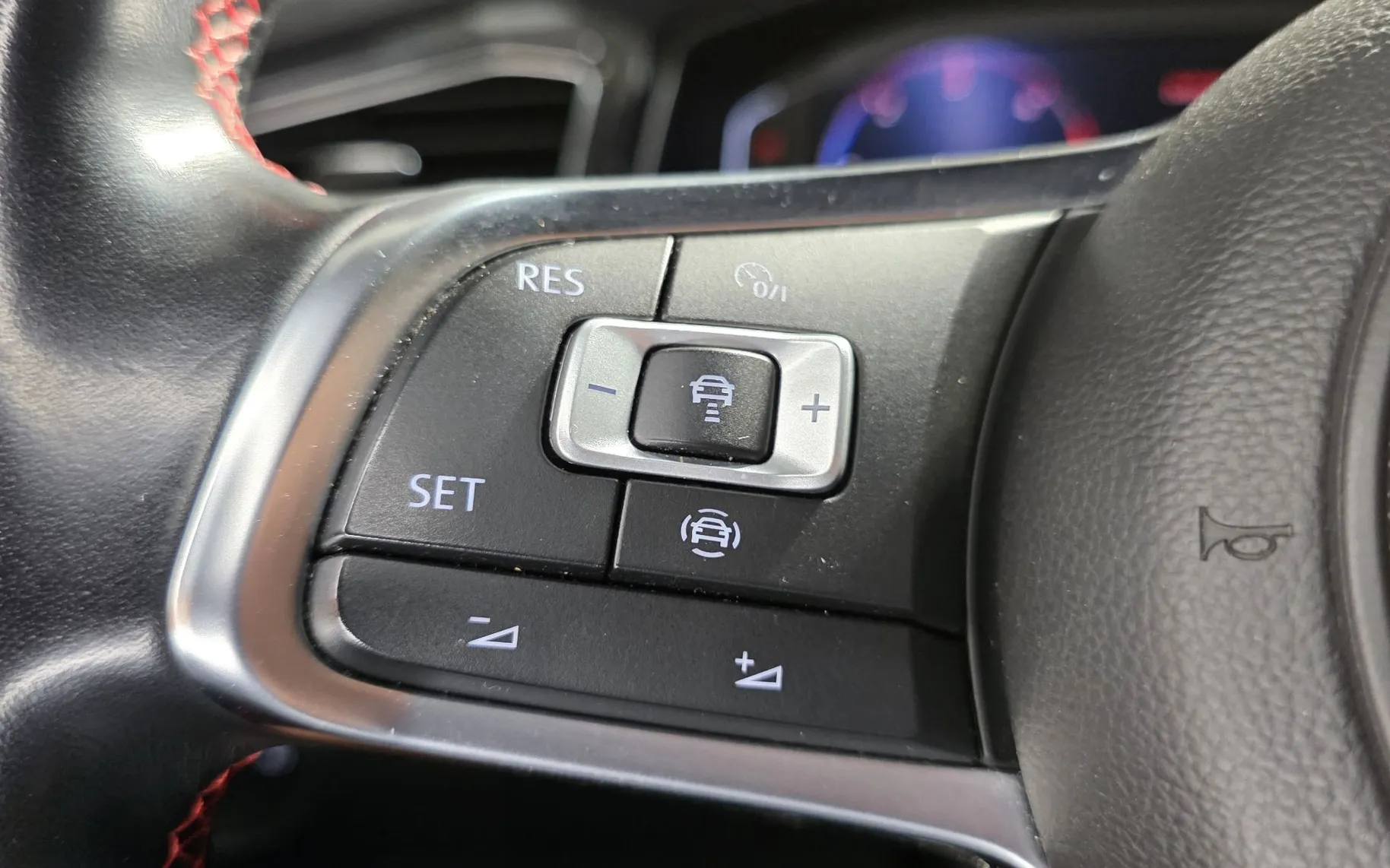 Zunanja slika - Volkswagen T-Roc - 2,0 TDI BMT Sport 1LAST SLO VIRTUAL ACC LANE LED KLJUKA - 18
