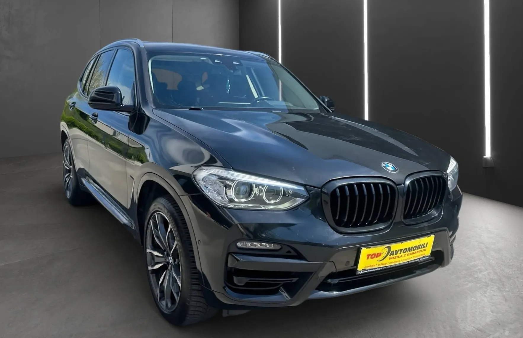 Zunanja slika - BMW X3 - serija :  xDrive 20d X-LINE FUL LED NAVI TEMP PDC AMBIENT - 11