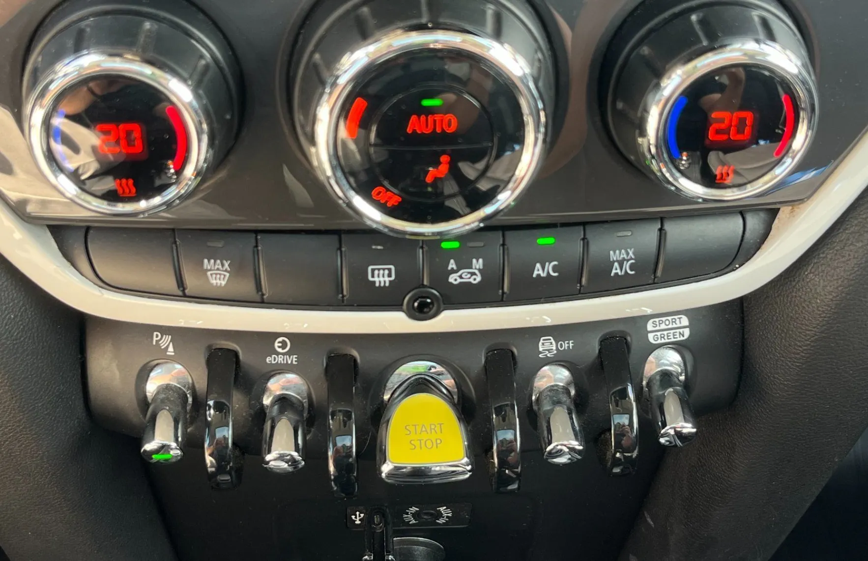 Zunanja slika - MINI Countryman - Cooper SE ALL4 PANO. TEMPO. NAVI. 2X PDC - 19