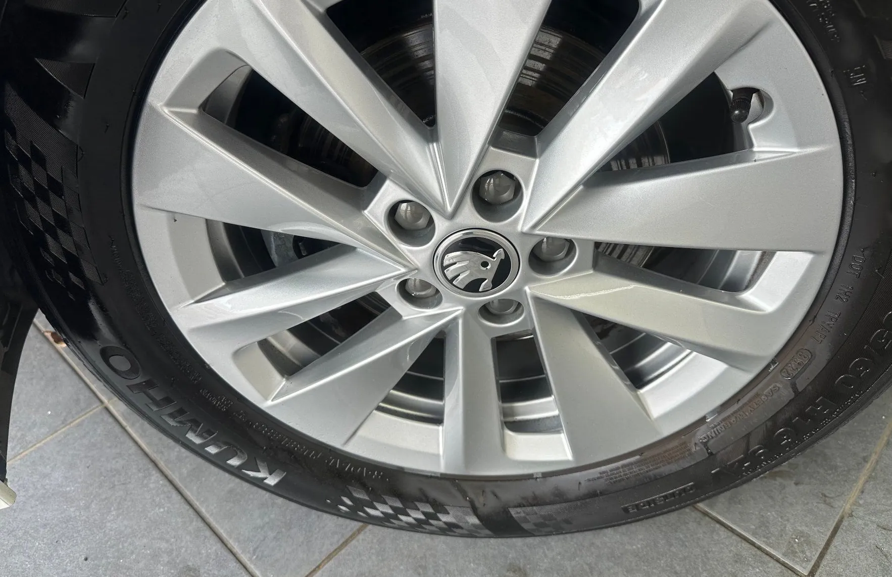 Zunanja slika - Škoda Kamiq - 1.0 TSI Ambition 70 kW SAMO 51.000 KM - 16