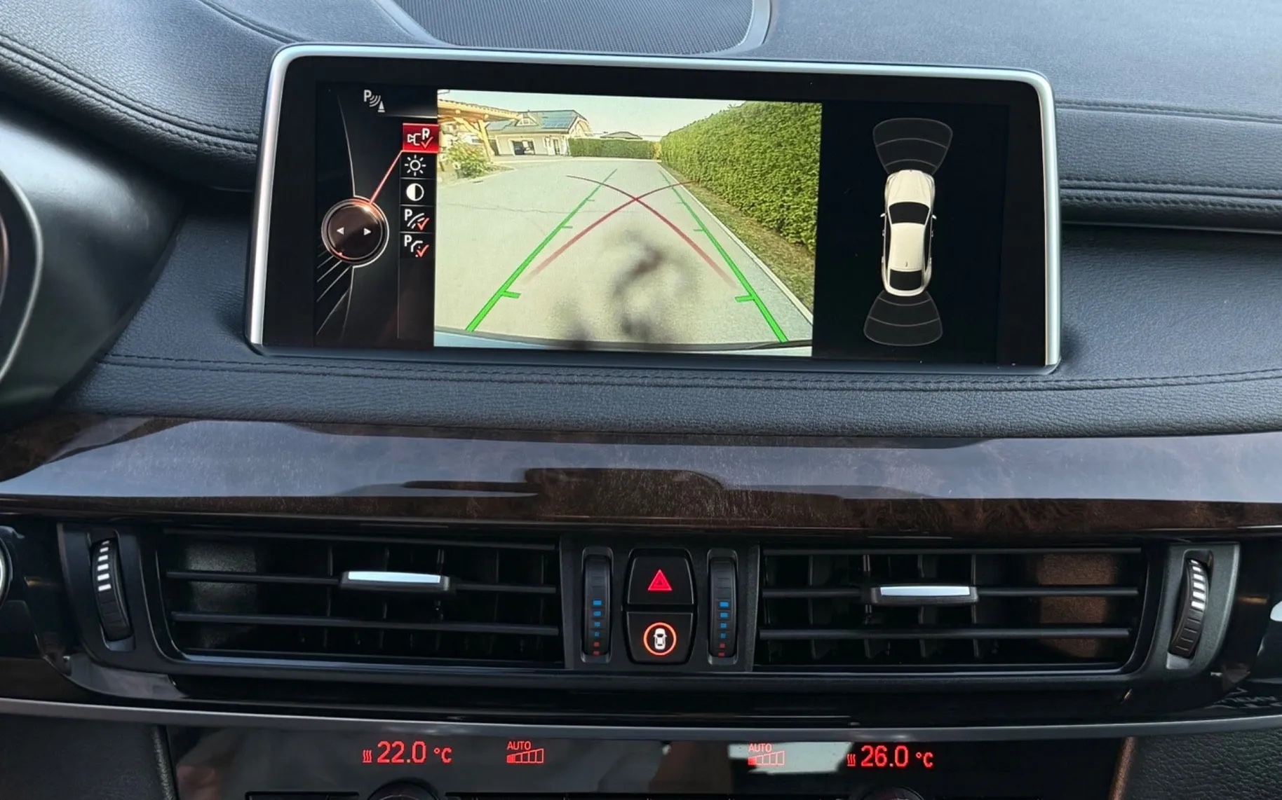 Notranja slika - BMW serija X6: - 3.0XD-M PAKET-DIGITALNI ŠTEVCI-1. LASTNIK-KAMERA - 12
