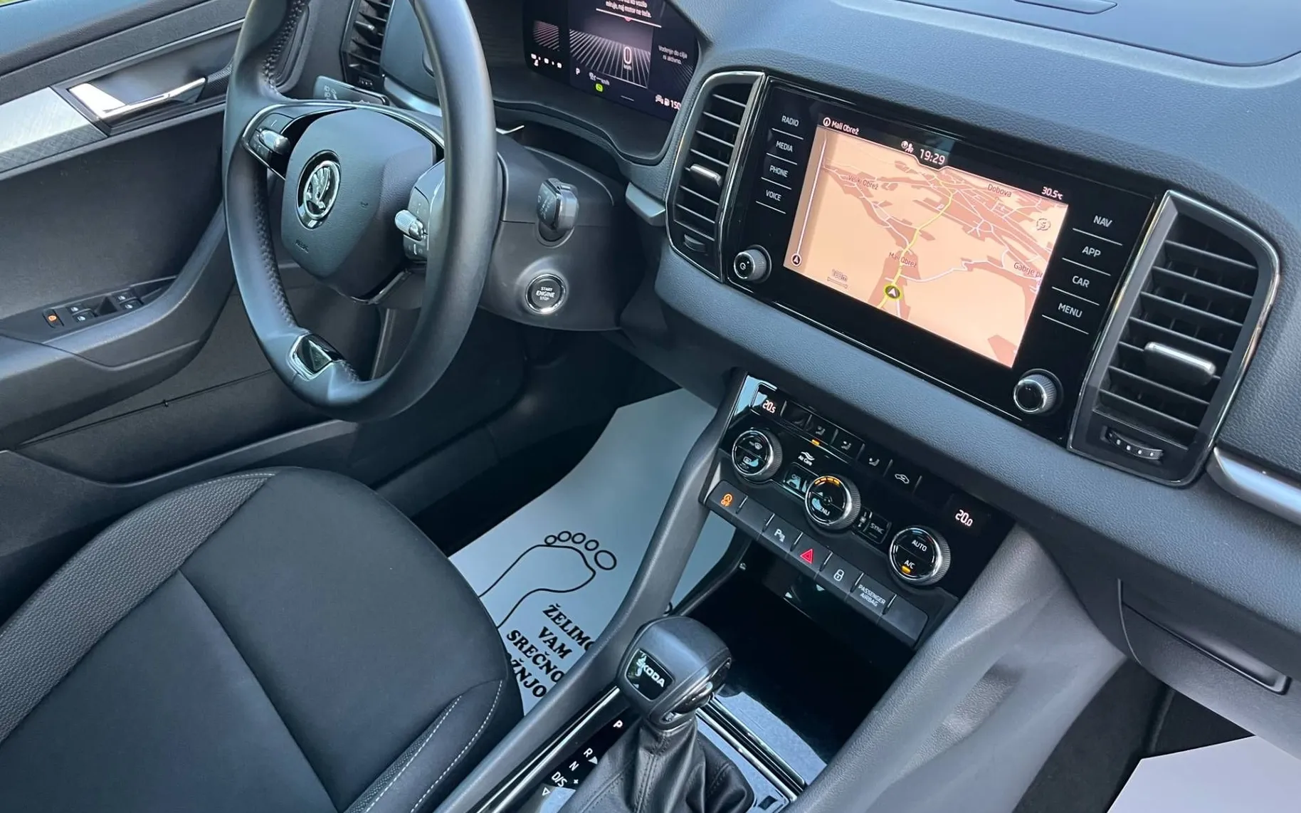 Notranja slika - Škoda Karoq - 2.0 TDI  DSG-1 LASTNIK-LED-NAVI-KAM-ODLIČNA - 9