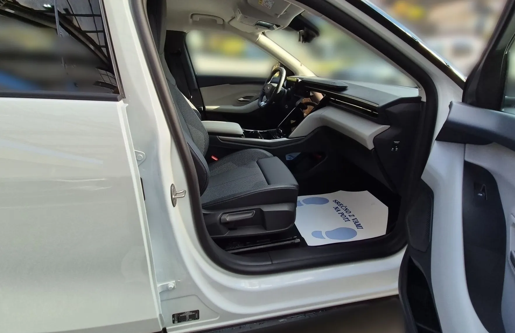 Zunanja slika - Ford Explorer - EV 52kWh RWD 170KM - 13