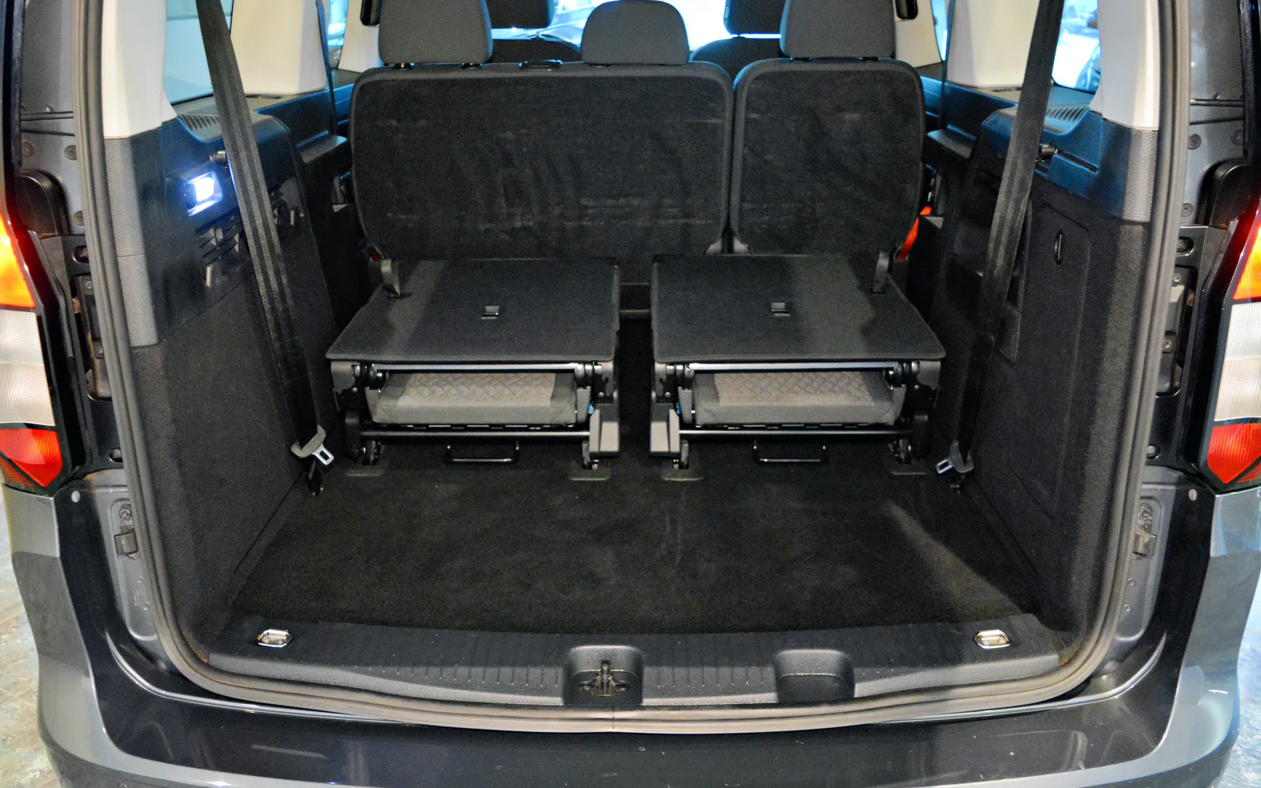 Notranja slika - Volkswagen Caddy - 2,0 TDI Highline - 8