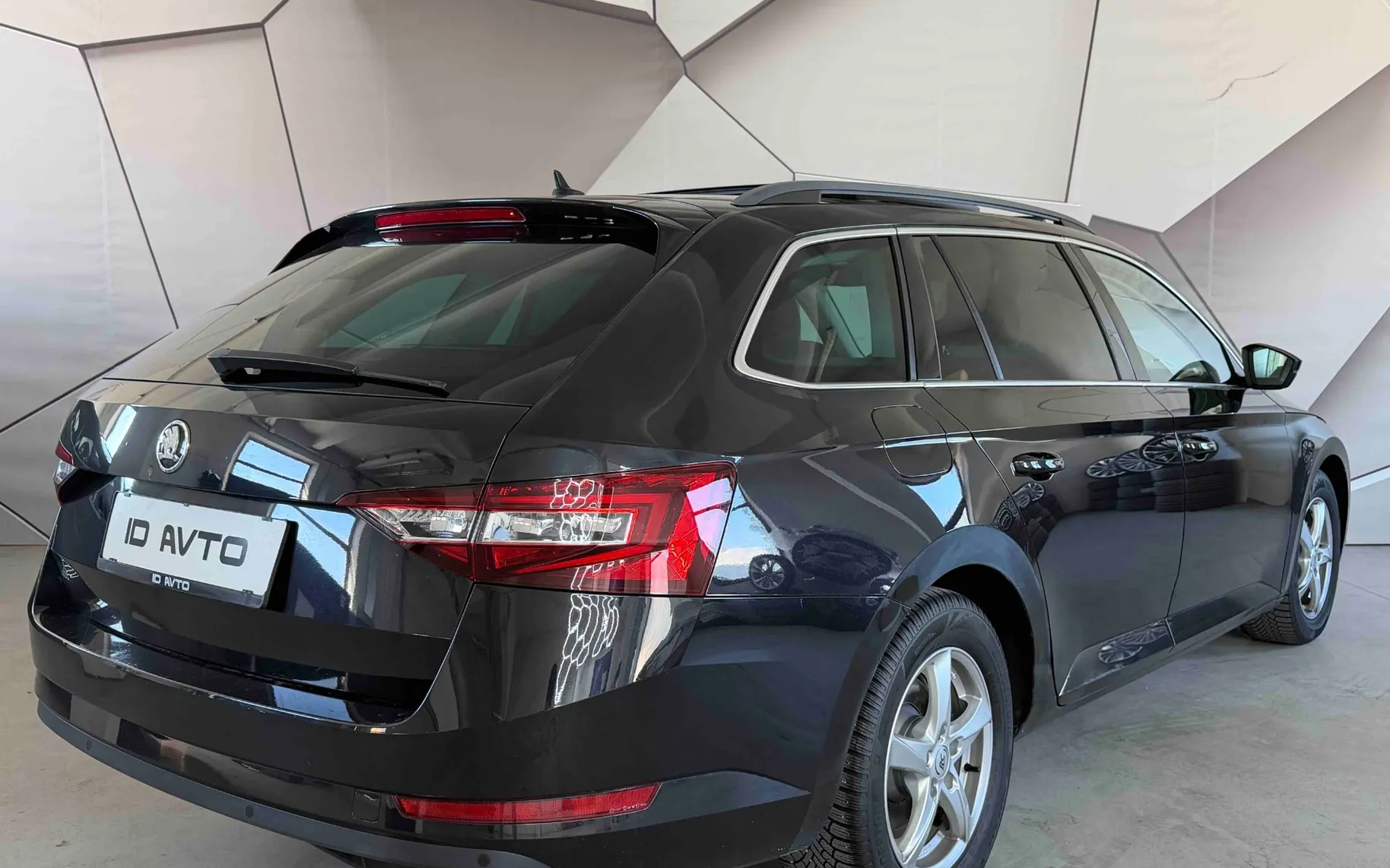 Zunanja slika - Škoda Superb - Combi 2,0 TDI L&K DSG - 5