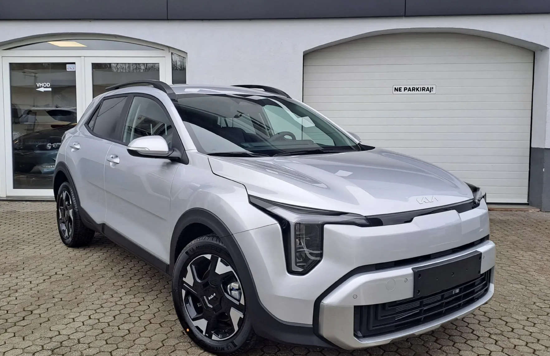 Zunanja slika - KIA Stonic - 1.0 T-GDi 73.6 kW  100 KM  EX Pulse DCT - 2