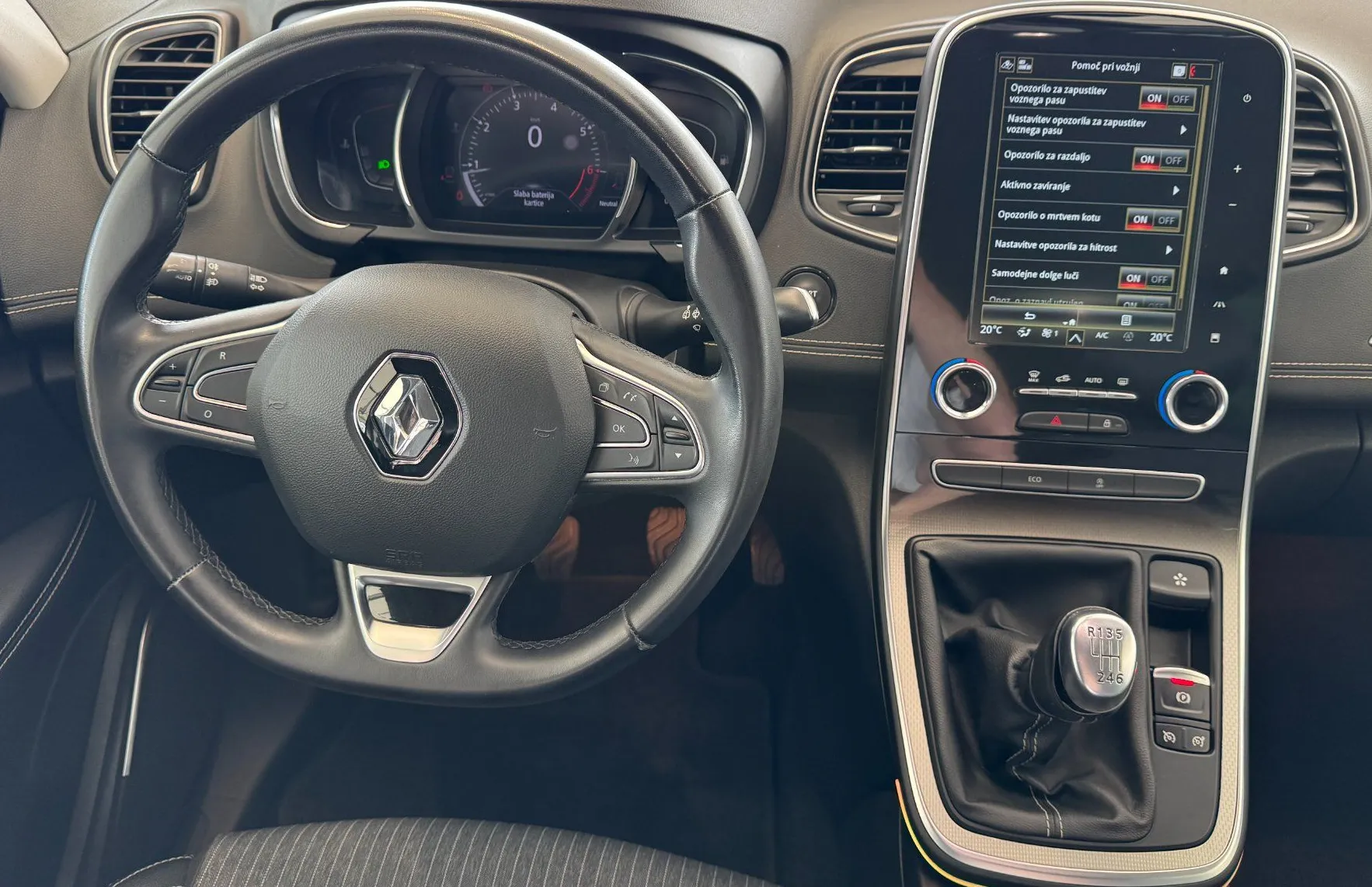 Zunanja slika - Renault Scénic - Grand Scenic TCe 140 Techno SLO 1.Lastnik - 8
