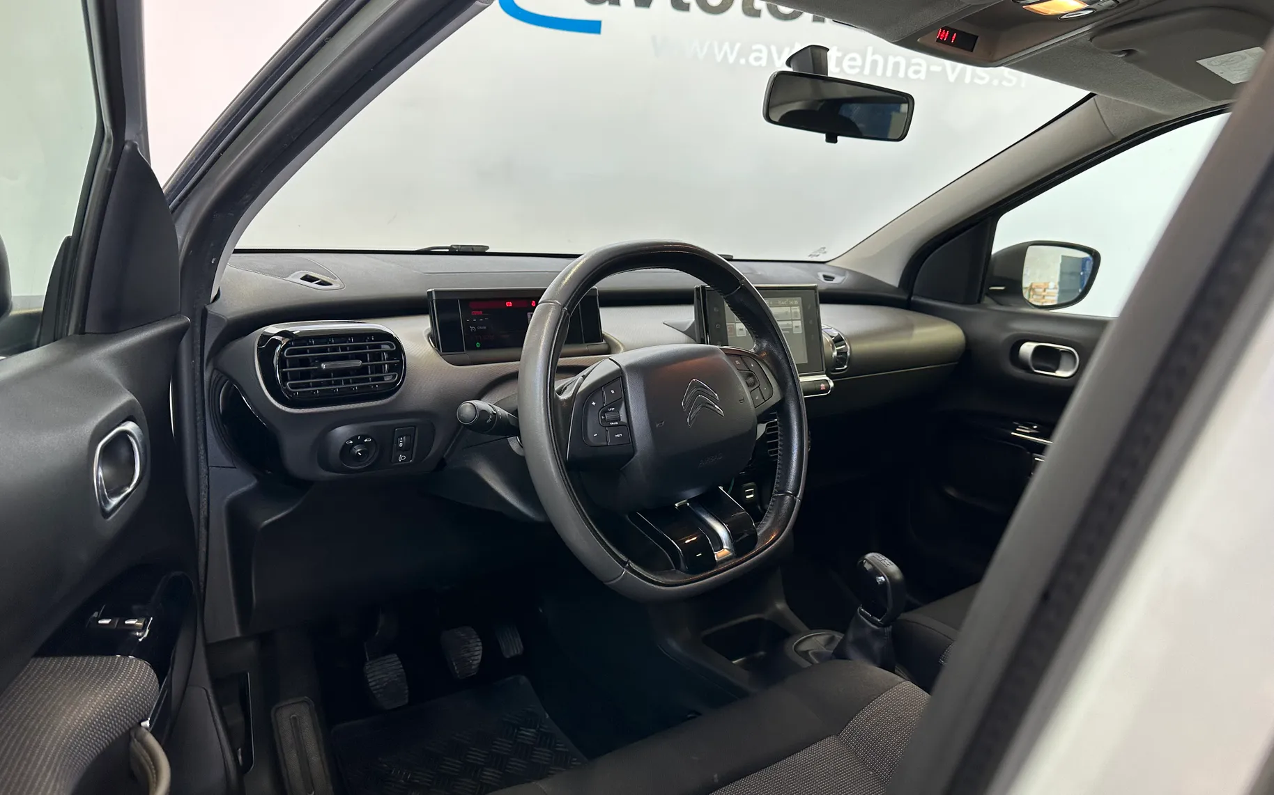 Notranja slika - Citroën C4 - Cactus 1.2 PureTech + 5 LET JAMSTVA - 15