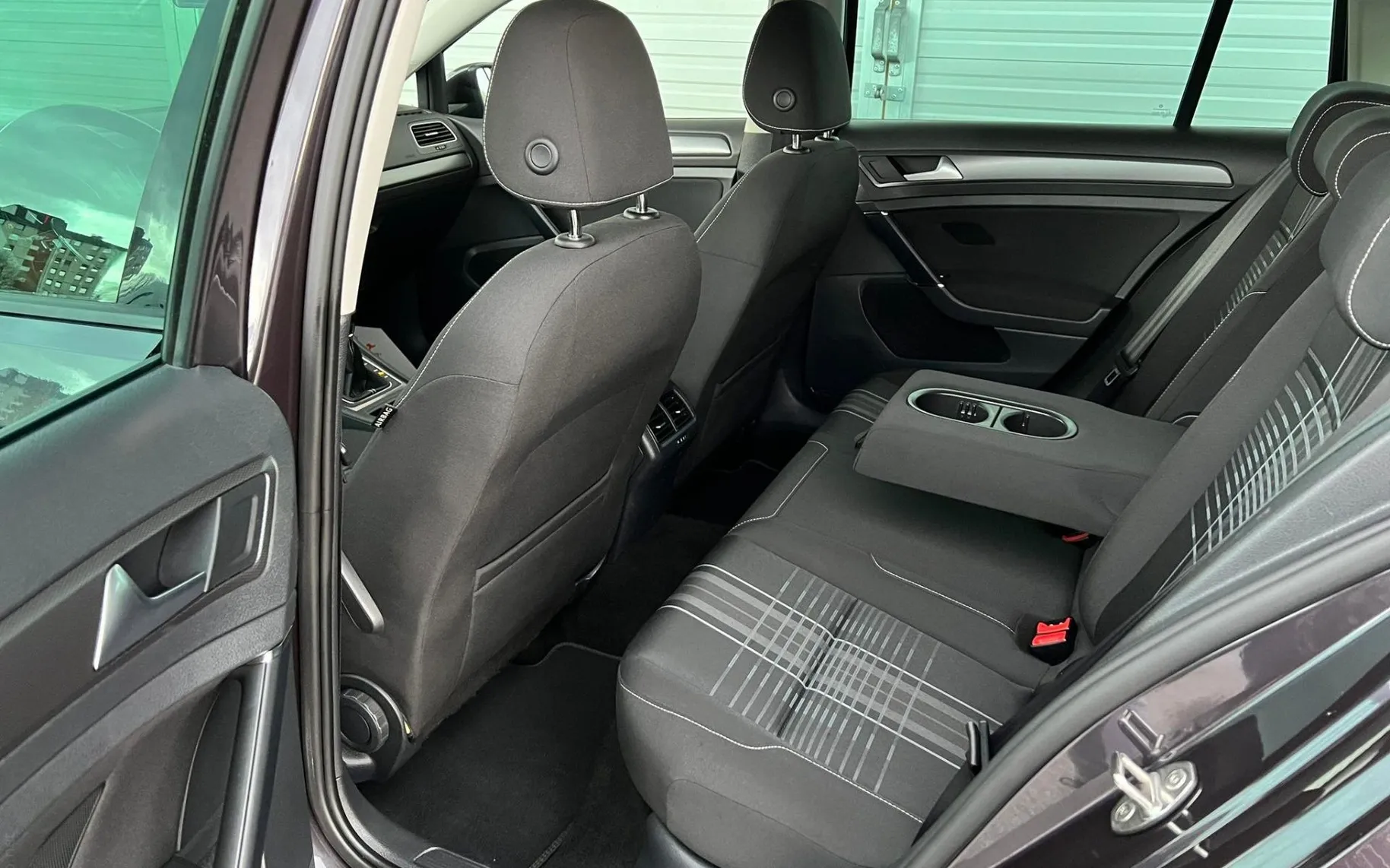 Notranja slika - VW Golf Variant - 1.6 TDI-LOUNGE-BI-XENON-NAVI-GRETJE-SED-SERVI-KNJ- - 11