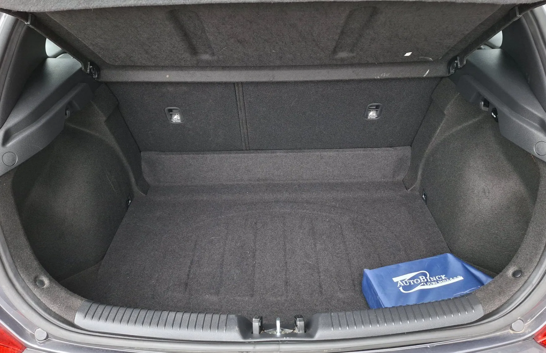 Zunanja slika - Hyundai i30 - 1.4 MPI 100 Style - 12