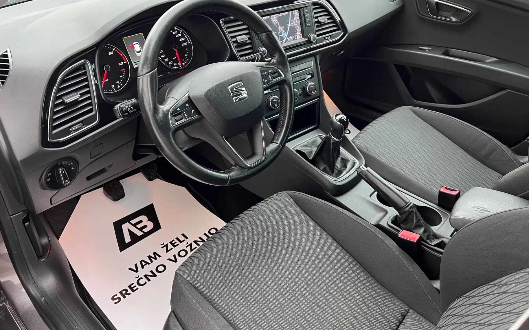 Notranja slika - Seat Leon - 1.6 TDI+SLO+ALU+NAVI+PDC+LED... - 11