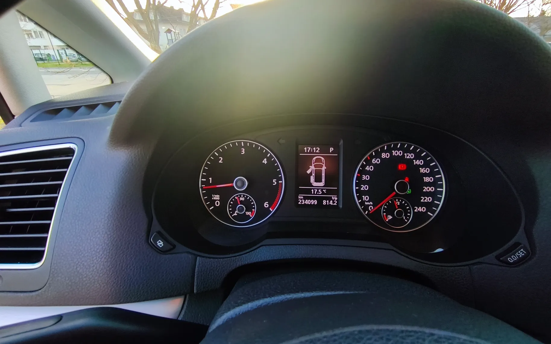Notranja slika - VW Sharan - 2,0 TDI BlueMotion Technology Highline DSG - 10