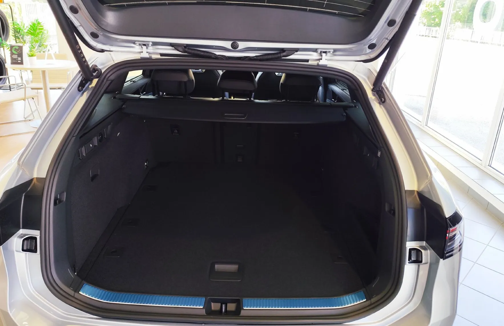 Zunanja slika - Volkswagen Passat - Variant 1.5 eTSI 4JOY DSG 110kW - 8