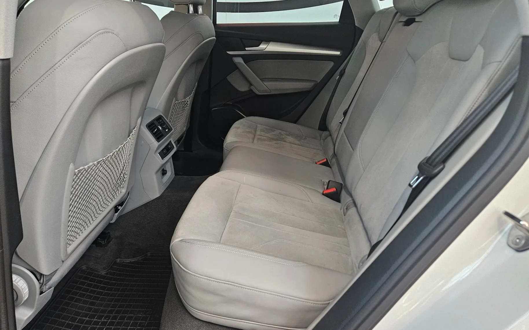 Notranja slika - Audi Q5 - 35 TDI Advanced S tronic - 8