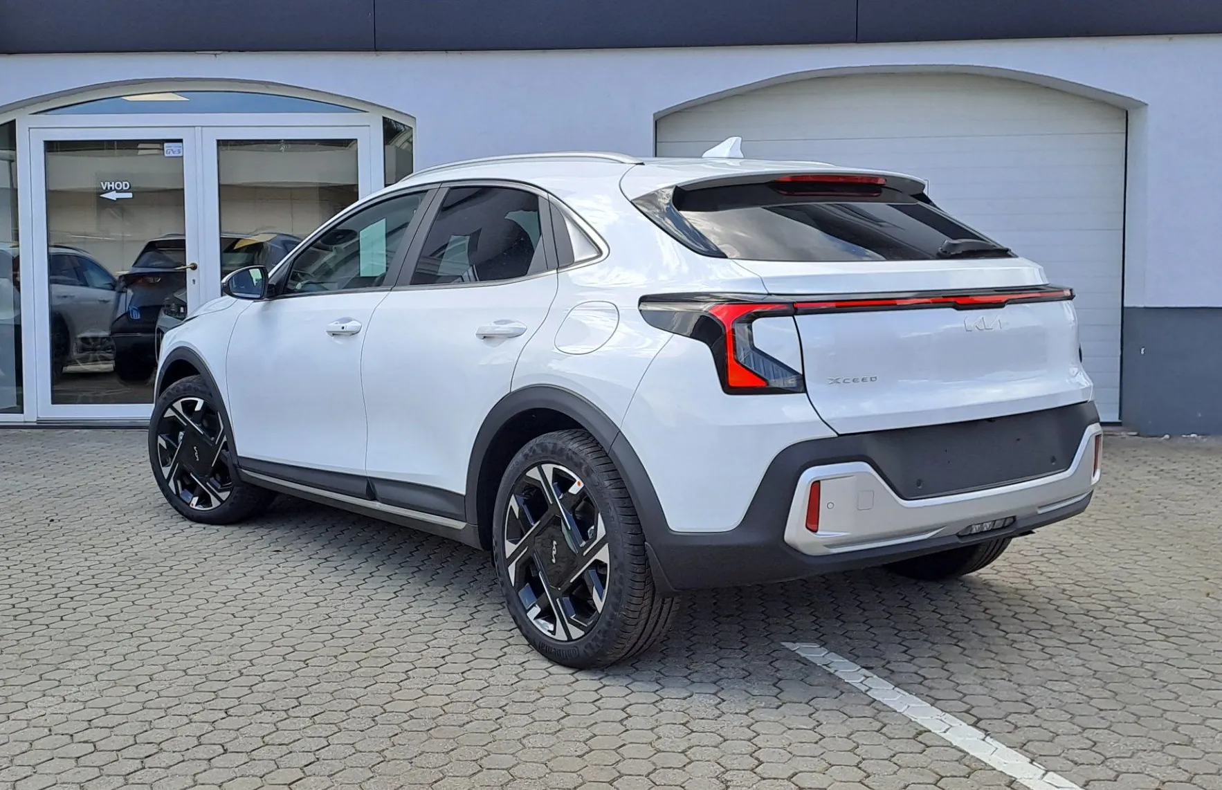 Zunanja slika - KIA XCeed - 1.6 T-GDI ISG EX STYLE 7DCT - 3