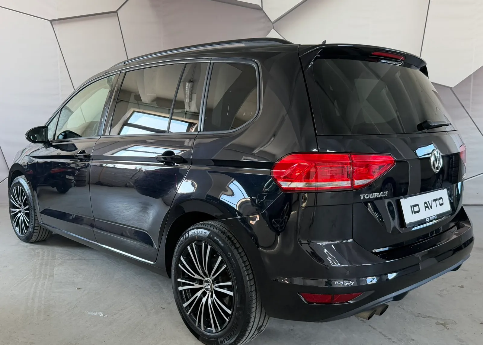 Zunanja slika - Volkswagen Touran - 2,0 TDI BMT Family DSG - 3