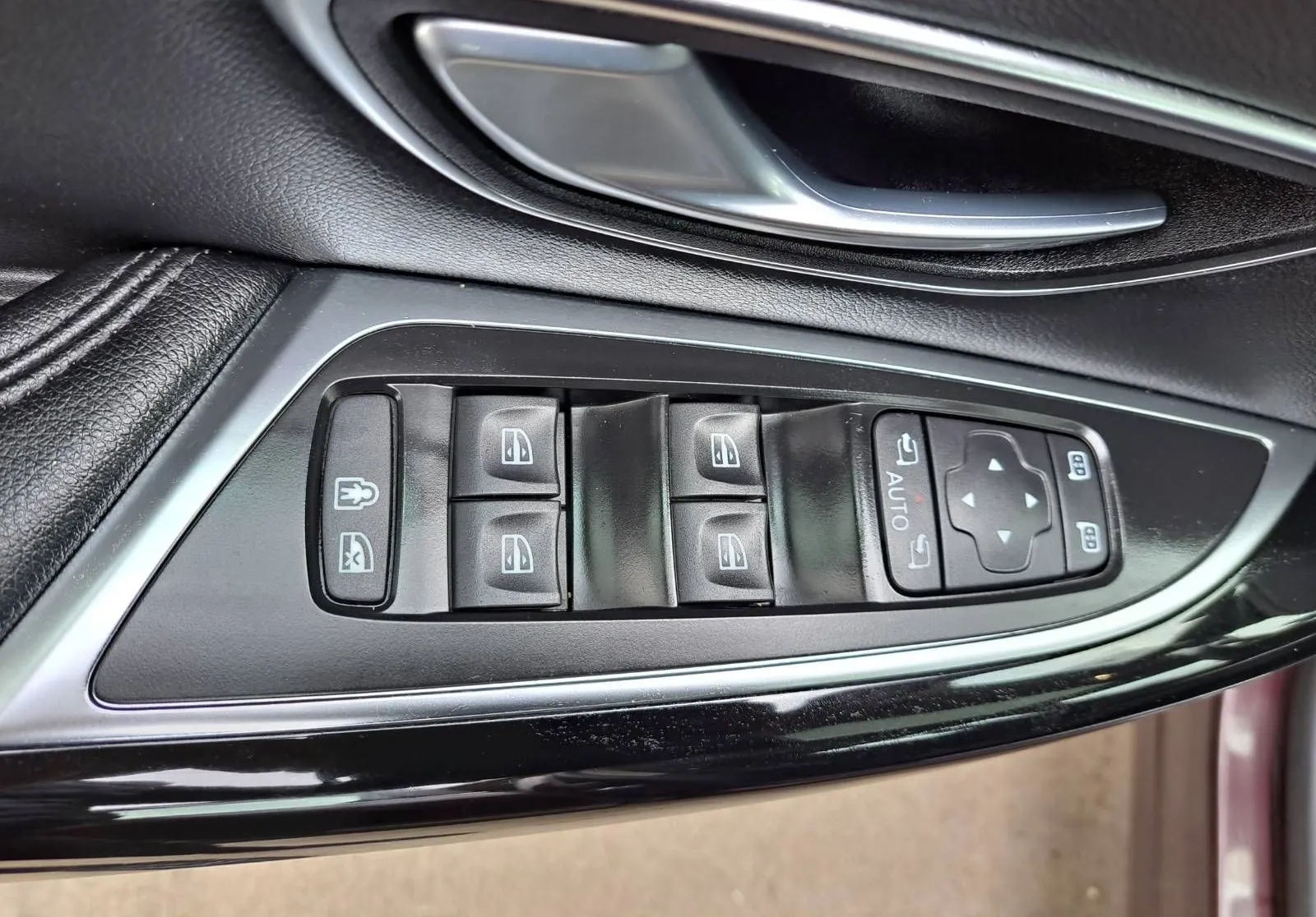 Notranja slika - Renault Espace - dCi 160-FULL LED-KAMERA-PANORAMA-1 LASTNIK - 12