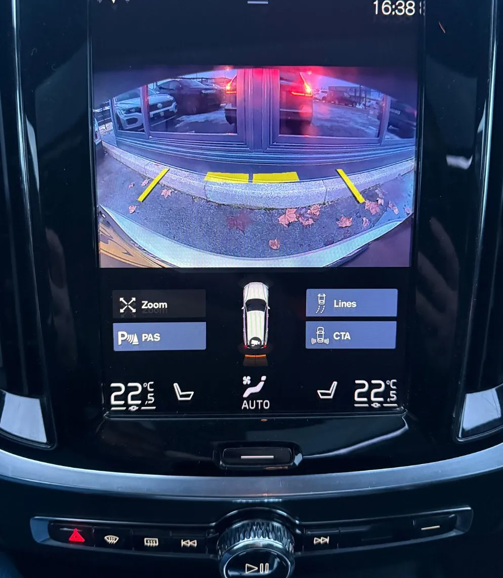 Zunanja slika - Volvo V60 - D4 PANO-FullLED-Usnje-KAM-Mkot-PDC-Gretje-KljukaDE - 22