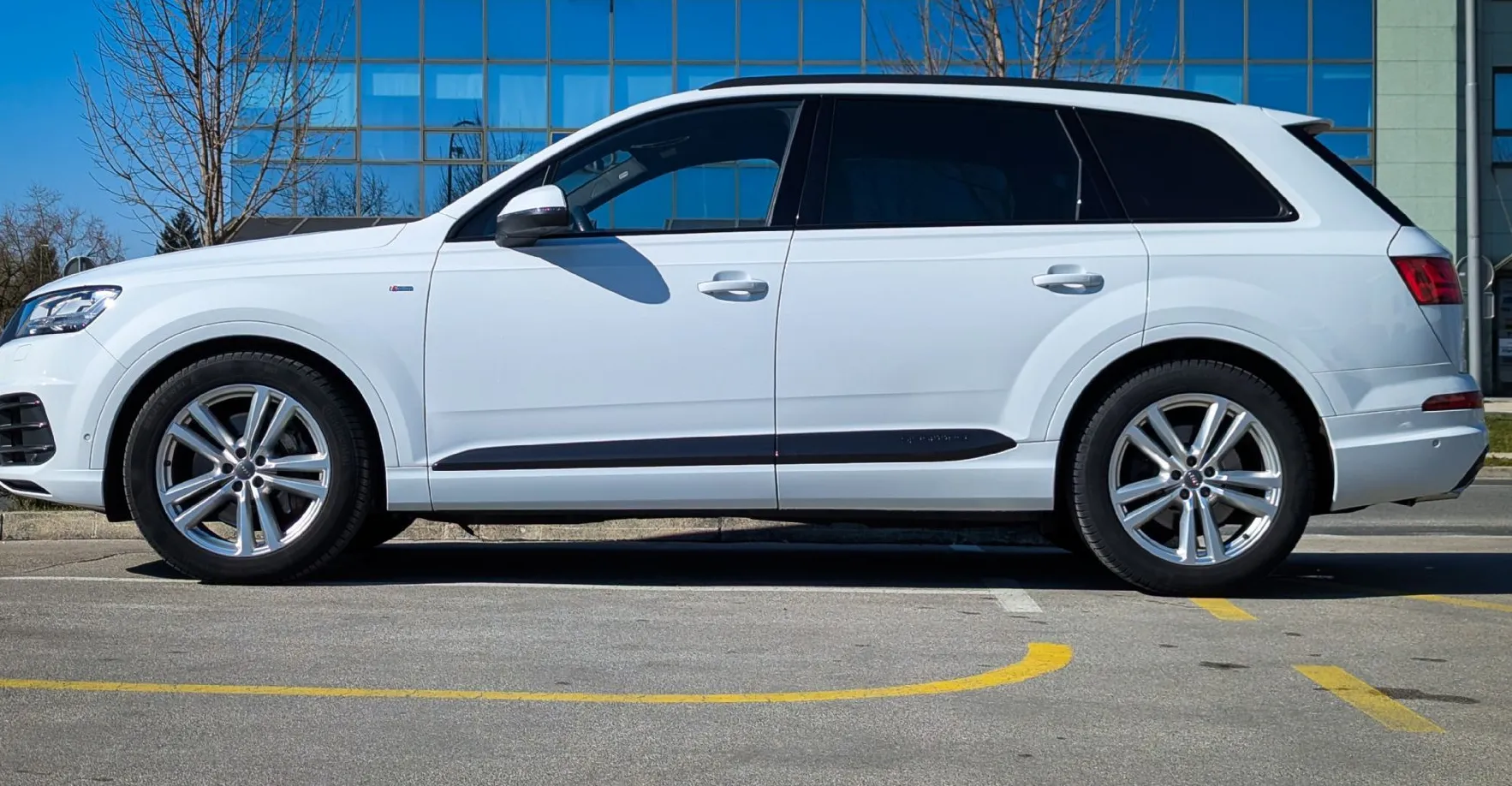Zunanja slika - Audi Q7 - 3.0 TDI Quattro S-line 7 sed. kljuka BOSE Head-Up - 8