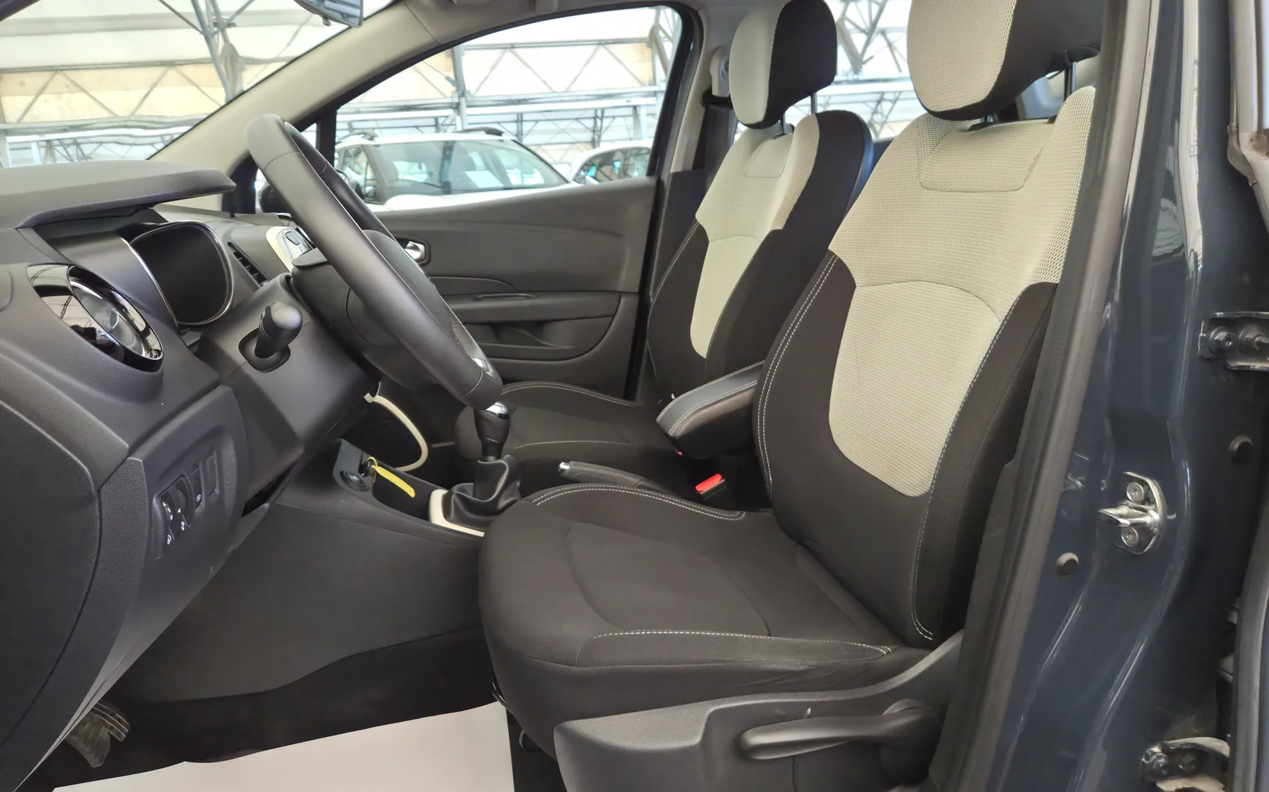 Zunanja slika - Renault Captur - Limited TCe 90 1.LASTNIK SLO.POREKLO - 16