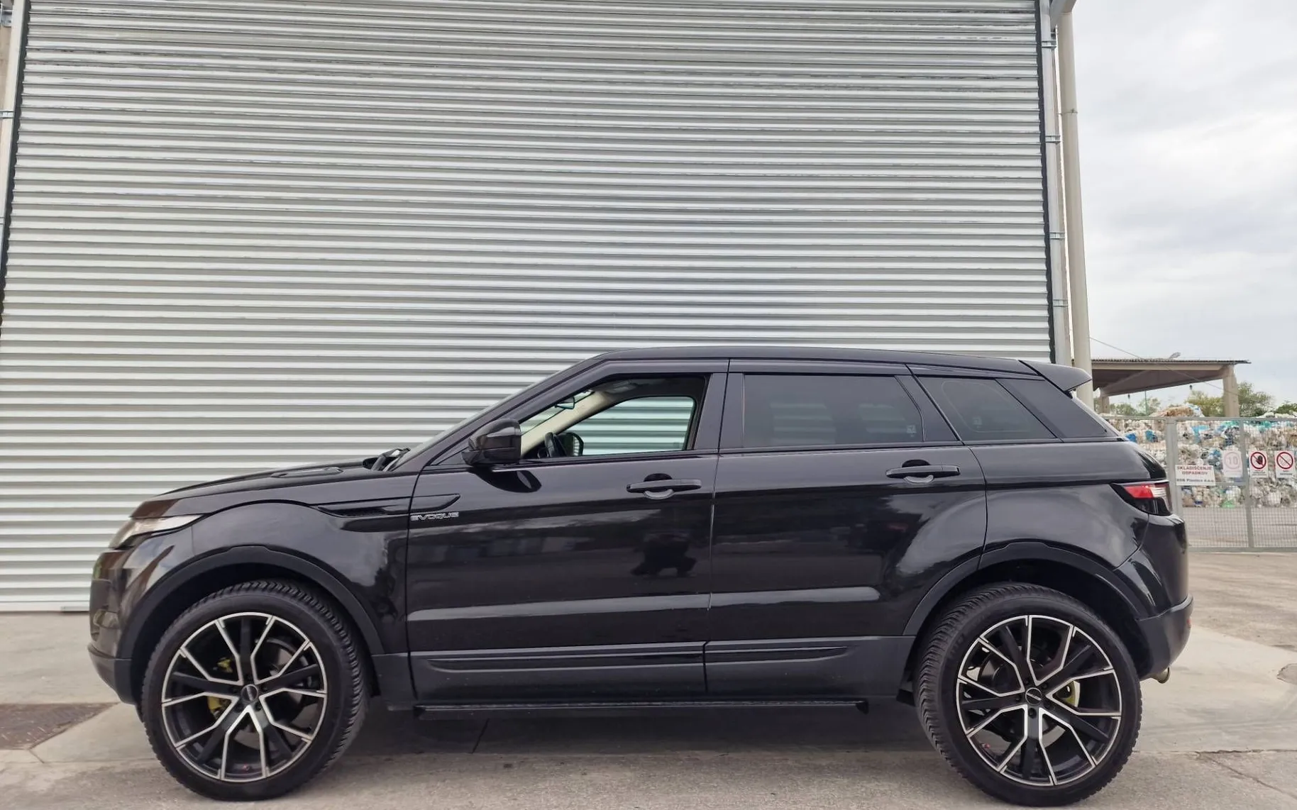 Zunanja slika - Land Rover Range Rover Evoque - 2.2 eD4 - 2