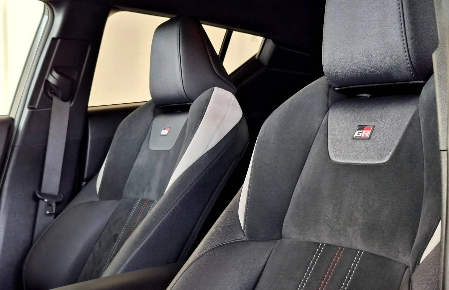 Zunanja slika - Toyota C-HR - Hybrid 2.0 GR Sport •ALCANTARA•FULL LED•SLO• - 13