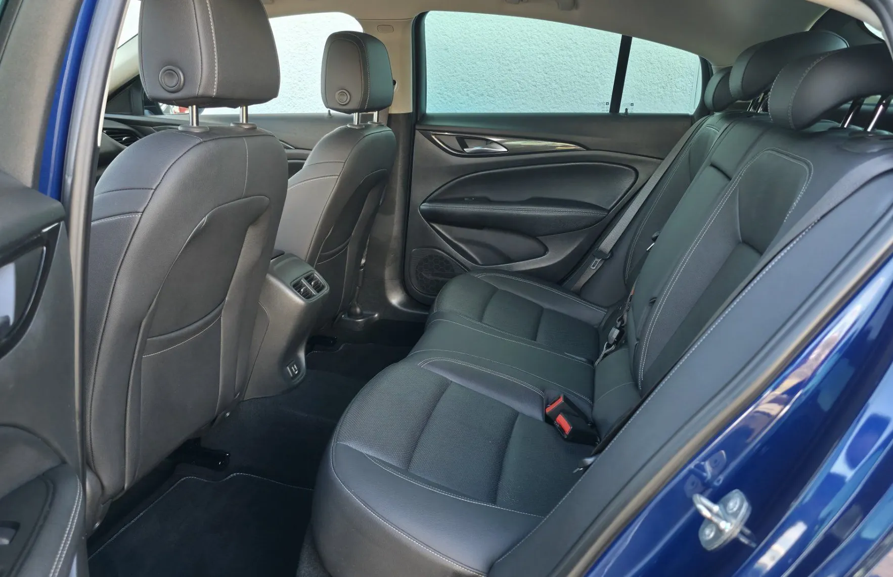 Zunanja slika - Opel Insignia - 1.5D Business MATRIX•BLIS•GRETJE•KEYLES•KAMERA•18C - 7