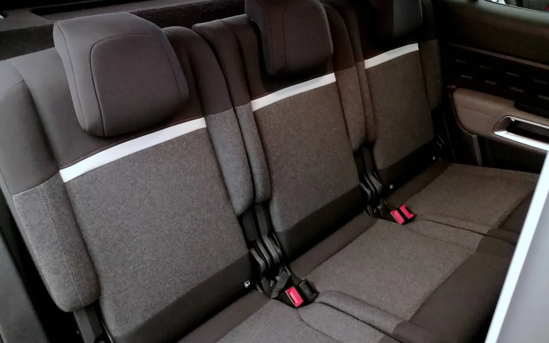 Notranja slika - Citroën C5 Aircross - Feel Pack VIRTUAL KAMERA 360 LED 2XPDC 1.LASTNIK . - 8