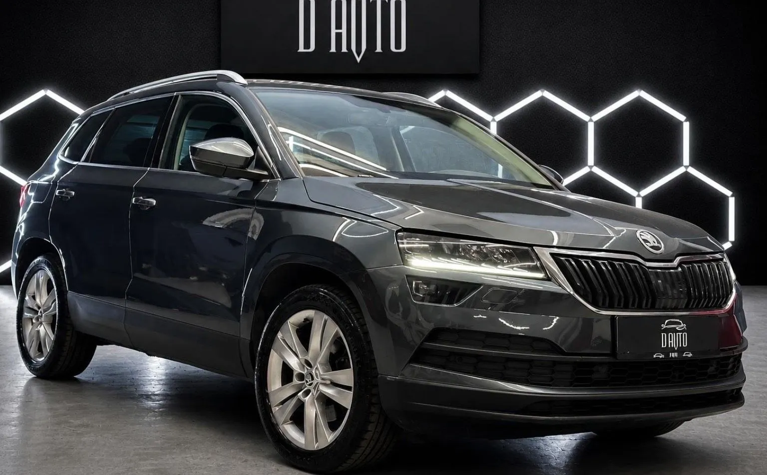 Zunanja slika - Škoda Karoq - 4x4 2.0 TDI KAMERA+NAVI+ACC+KEYLESS+LED+AMBIENT... - 3