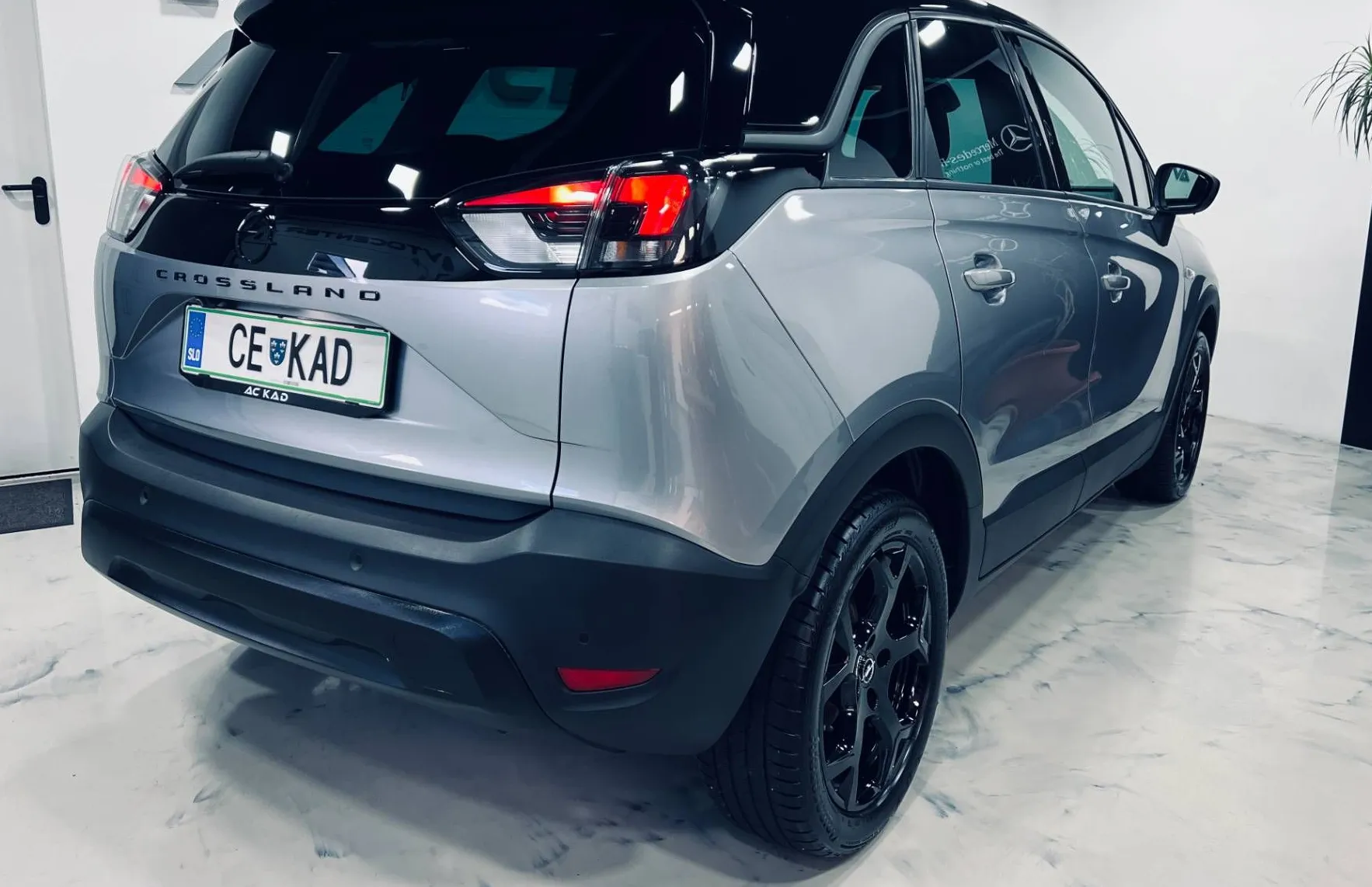Zunanja slika - Opel Crossland - 1.2 TURBO-SAMO 2100KM-LED-KAMERA-NAVI - 4