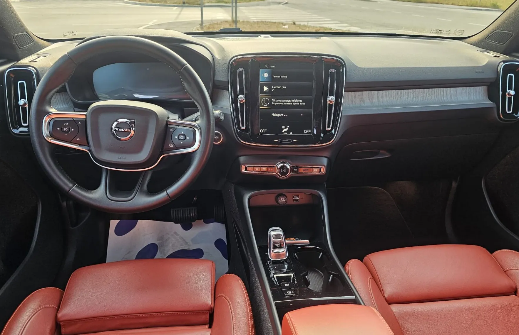 Zunanja slika - Volvo XC40 - T5 Rech.Twin Engine Inscription|FULED|ALU19|usnje| - 8