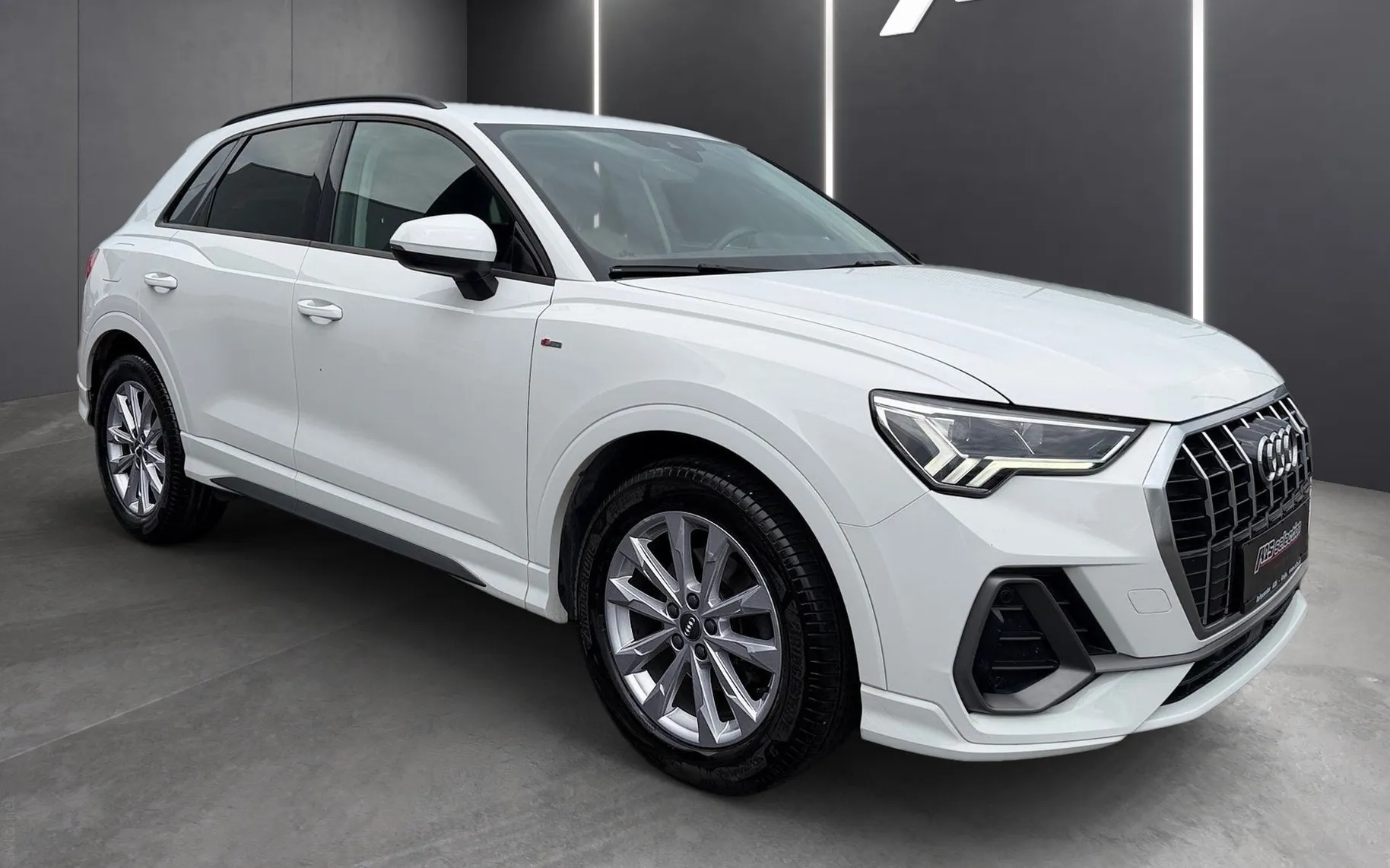 Zunanja slika - Audi Q3 - 35 TDI S line S tronic-SLO-ACC-Mrtvi kot-Ambient.. - 2