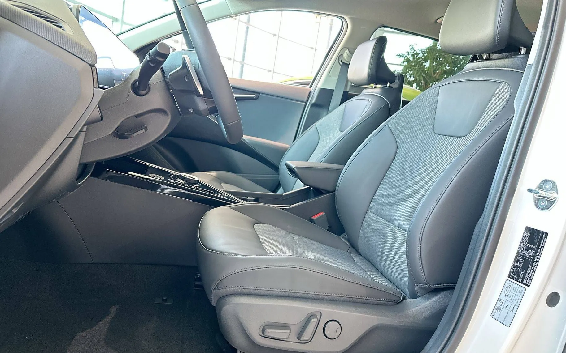 Zunanja slika - KIA Niro - Limited Edition - 8