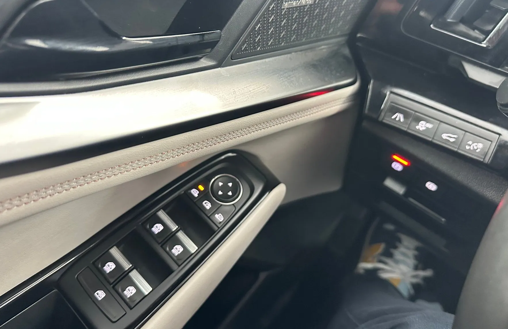 Zunanja slika - Renault Espace - VI Iconic E-Tech Hybrid 1.2 E-TECH Hybrid 147kw - 15