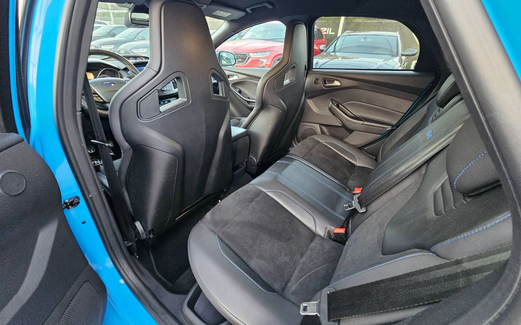 Notranja slika - Ford Focus - 4x4 2.3 EcoBoost RS |BLUE|KAMERA|SONY|REMUS|TOP| - 10