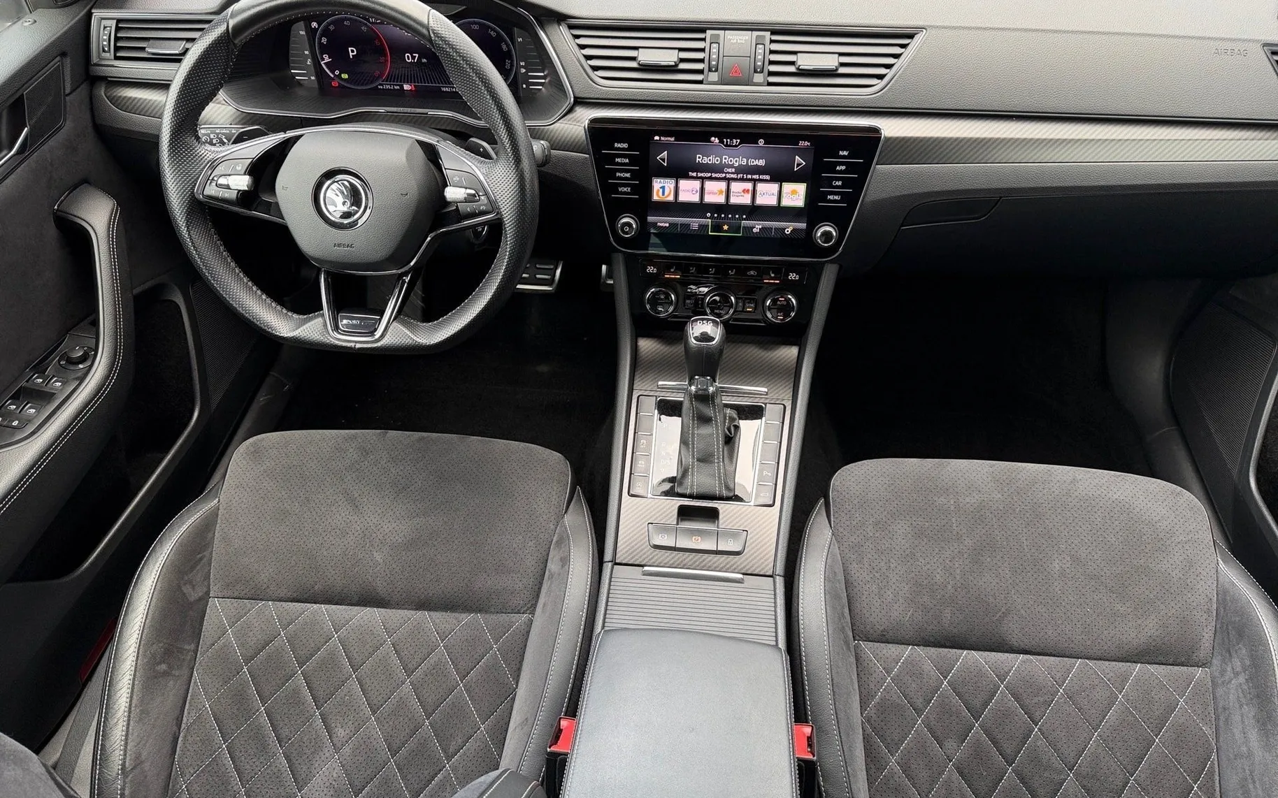 Notranja slika - Škoda Superb - Combi 2.0 TDI Sportline DSG-Memory-Vlečna kljuka.. - 10