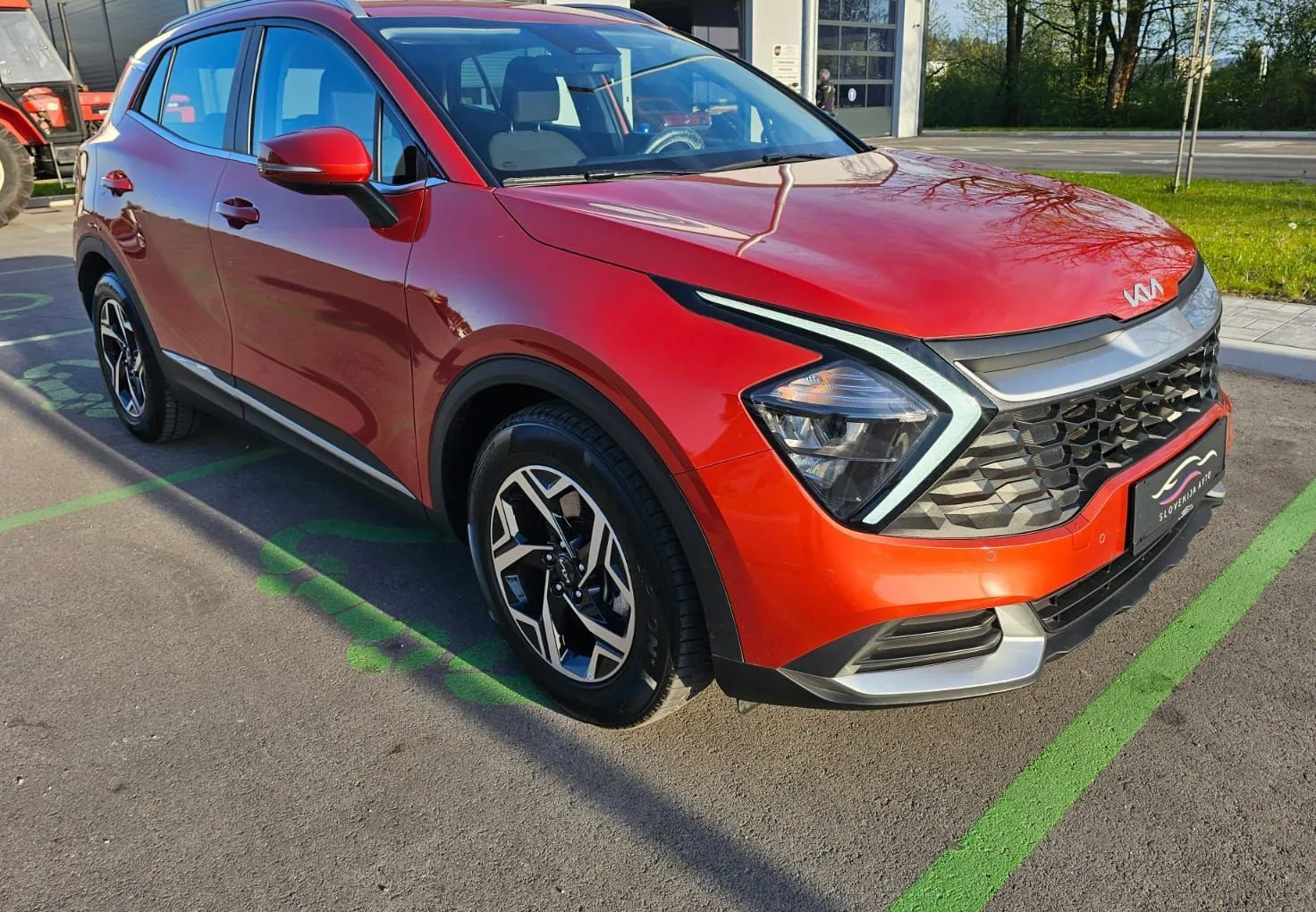 Zunanja slika - KIA Sportage - 1.6CRDi StyleDCT|fuLED|AC|kamera|NAVI|ASSIS|28tKM - 3