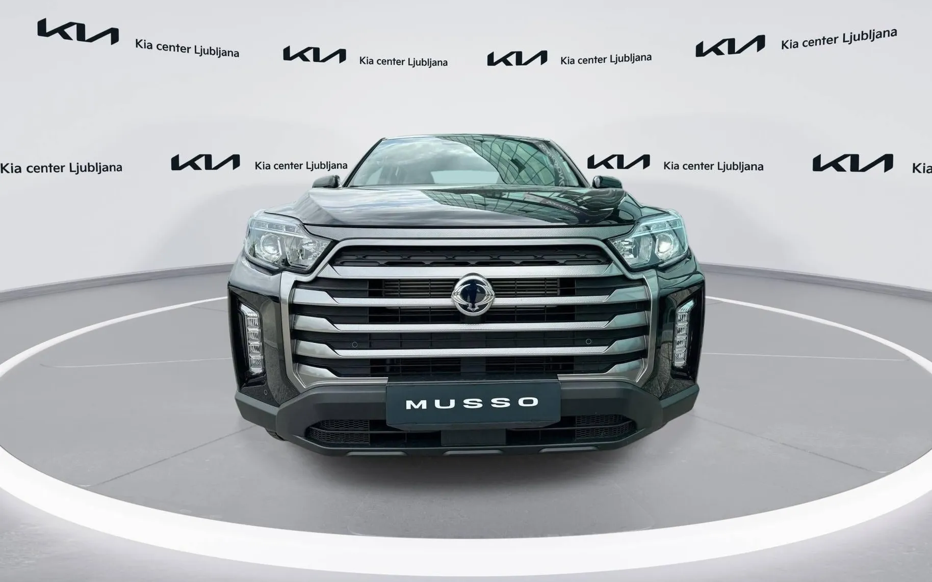 Zunanja slika - SsangYong Musso - Grand 2.2 XDi Ultimate 4WD AT... - 2