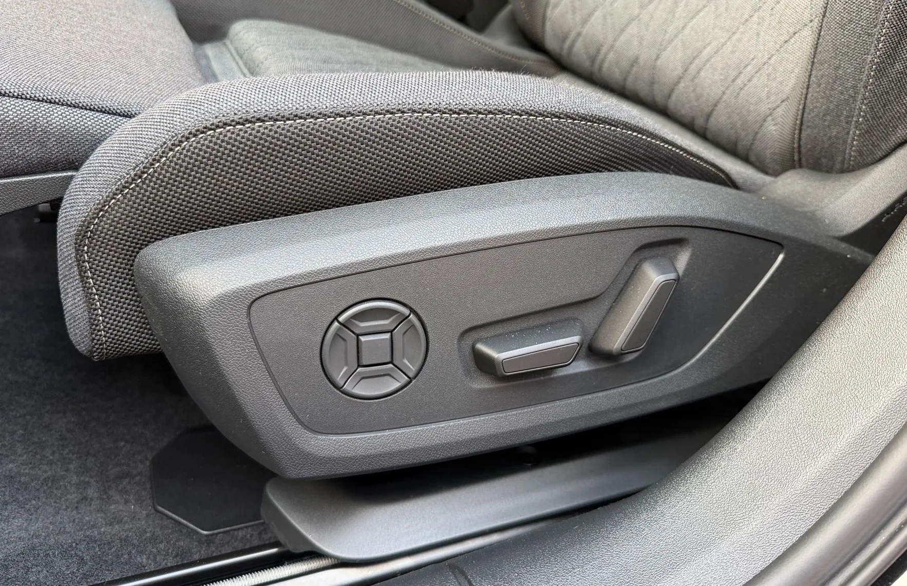 Zunanja slika - Audi A5 - Avant e-hybrid quattro 220 kW S tron.Business - 15