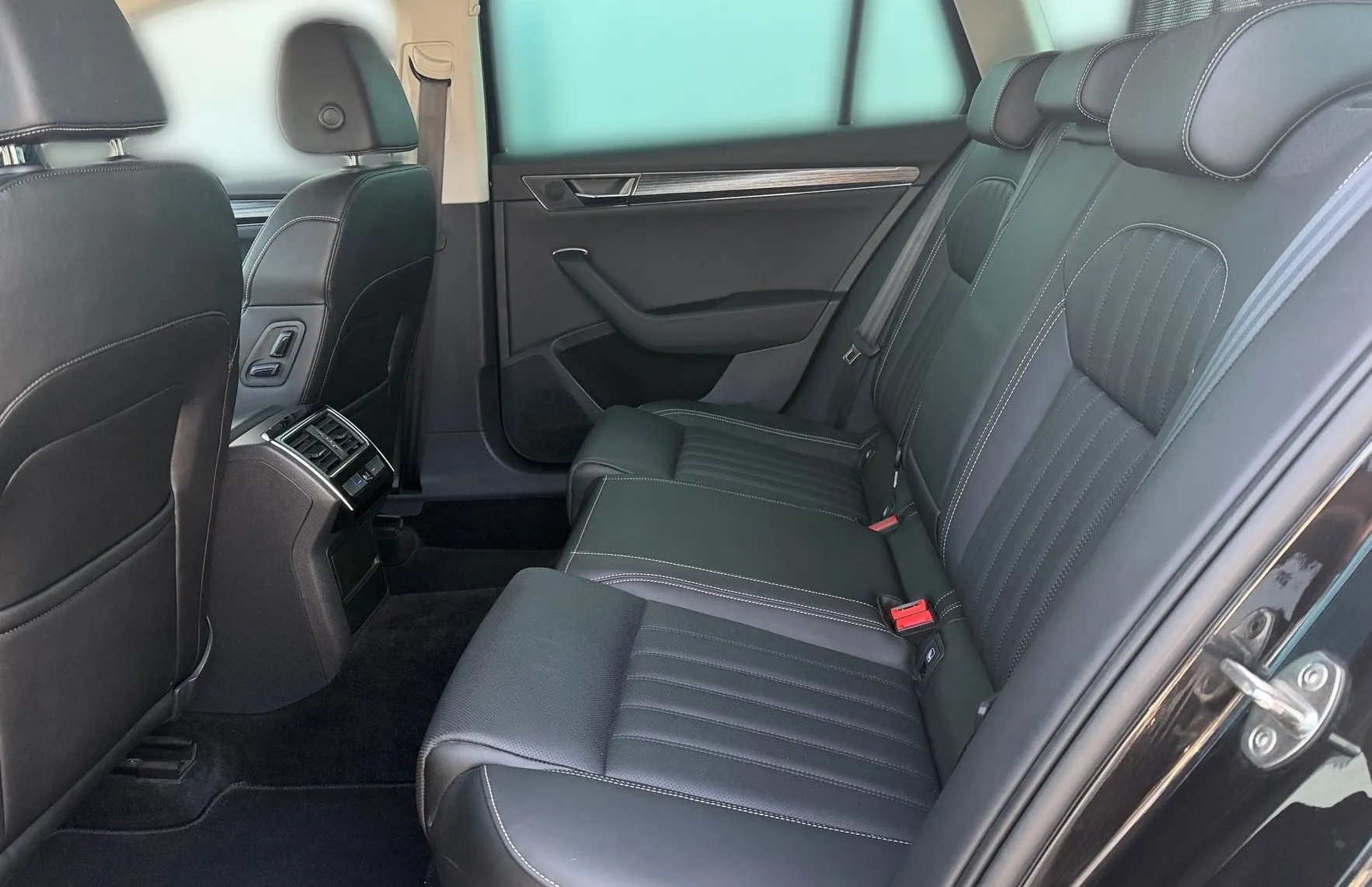 Zunanja slika - Škoda Superb - 2.0 TDI Style Combi DSG ... - 11