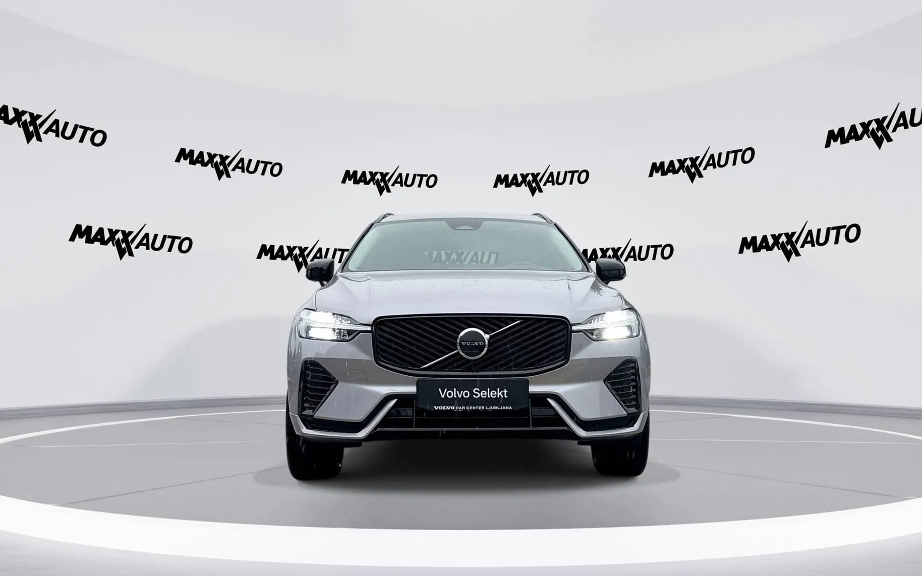 Zunanja slika - Volvo XC60 - B5 P AWD Plus Dark Avt. - 2