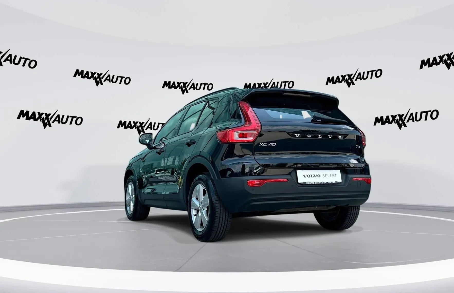 Zunanja slika - Volvo XC40 - T3 Momentum Avt. - 7