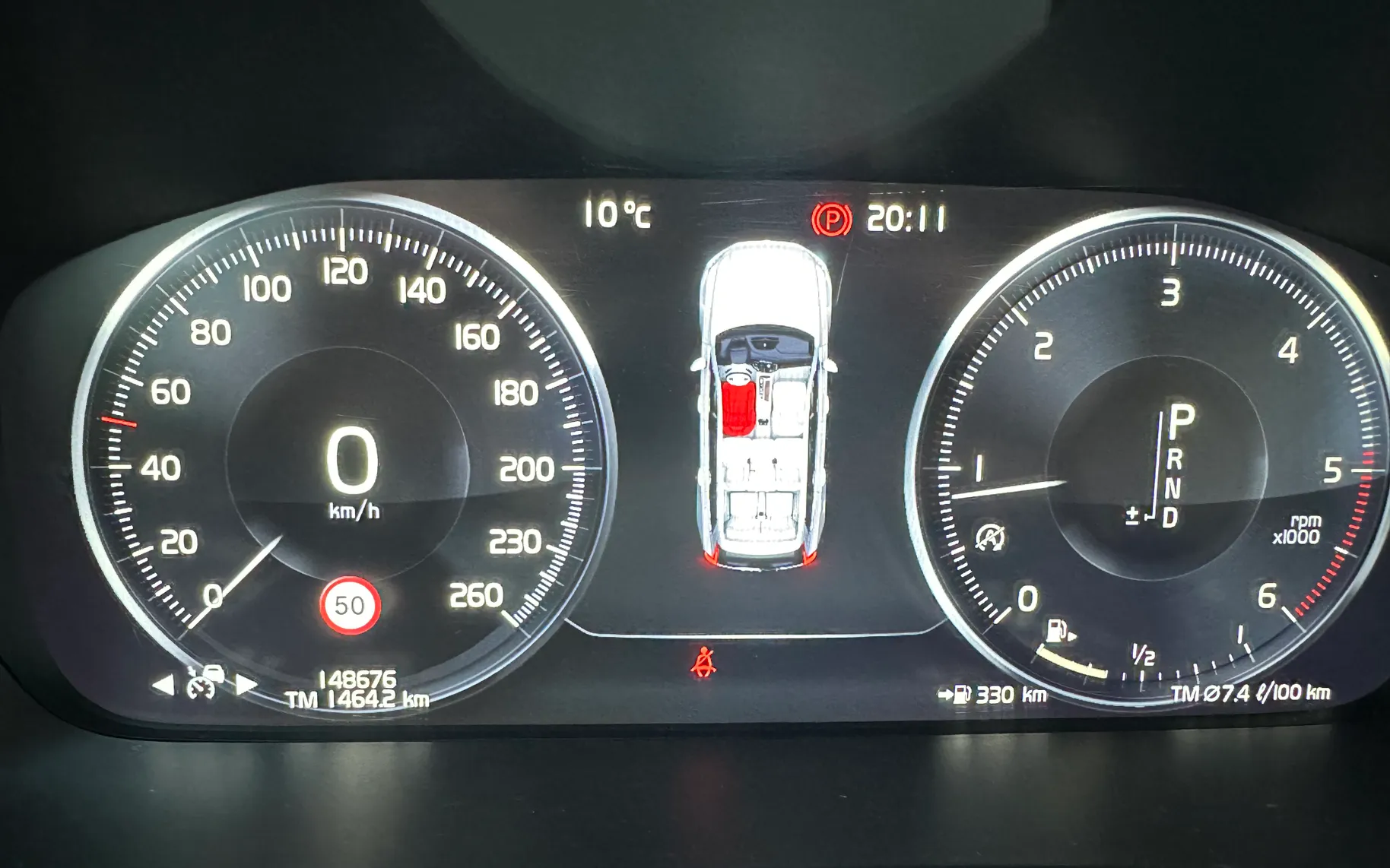 Notranja slika - Volvo XC90 - D4 Momentum Geartronic - 10
