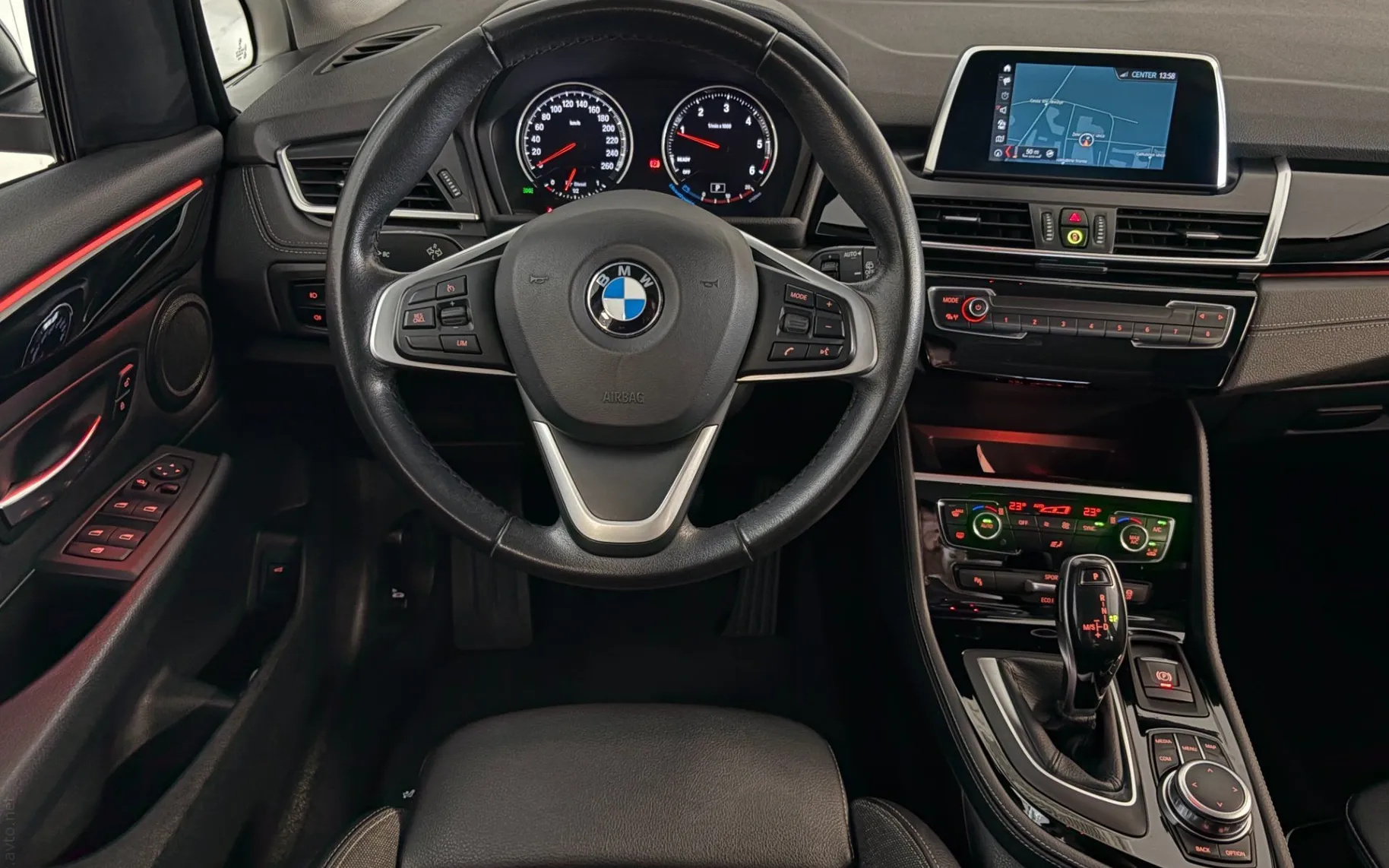 Notranja slika - BMW serija 2 Active Tourer: - 218d - Slovensko poreklo - Kamera - Tempomat - P.. - 9