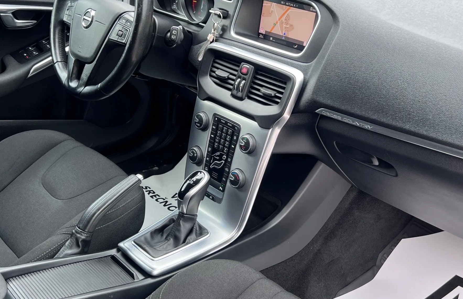 Zunanja slika - Volvo V40 Cross Country - 2.0TD+NAV+VIRTUAL+PDC+ALU - 17