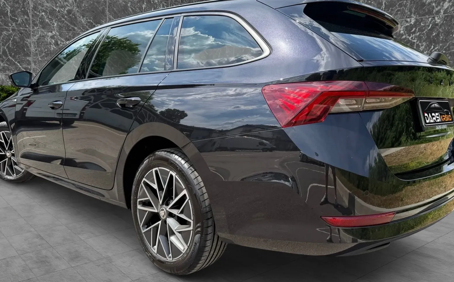 Zunanja slika - Škoda Octavia - Combi 2.0 TDI Style DSG ACC KAMERA PDC ALU17 - 3