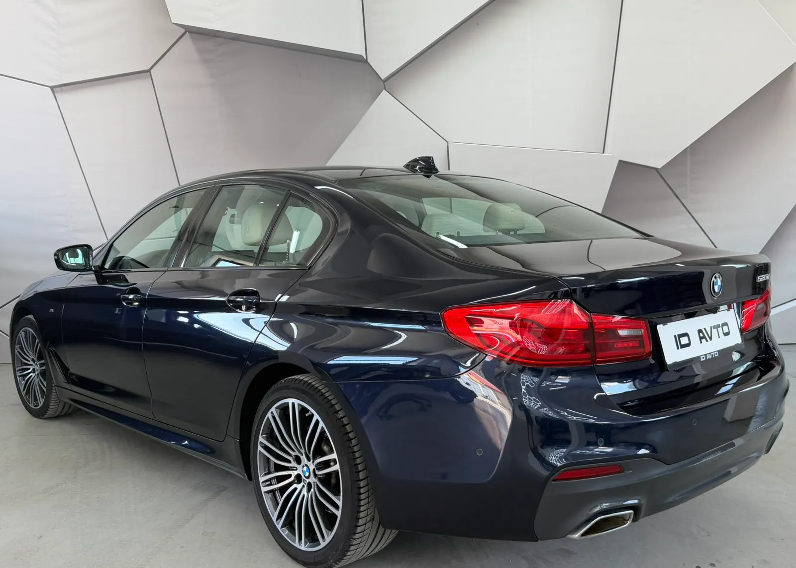 Zunanja slika - BMW Serija 5 - 520d Avt. - 4